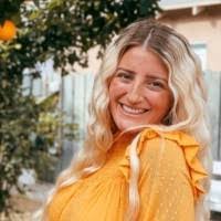 Alex Lambros's Instagram, Twitter & Facebook