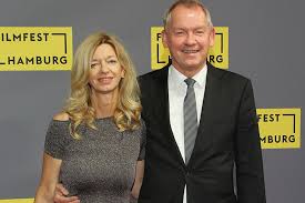 In borowski und das land zwischen den meeren versucht er den tod eines mannes aufzuklären. Halbzeit Beim Filmfest Hamburg Mit Jessica Schwarz Christiane Paul Moritz