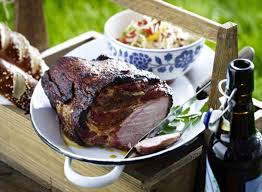 Unser Beliebtes Rezept Fur Nackenbraten Mit Honig Bier Glasur Und Mehr Als 55 000 Weitere Kostenlose Rezepte Auf Lecker De Nackenbraten Rezepte Lecker