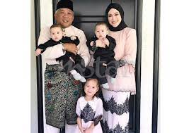 Zizie ezette pleaded not guilty to three charges of abetting her husband on the same matter at the same place, dates and time under section 28(1) (c) of the macc act and can be punished under. Bung Moktar Sibuk Tak Pernah Lupa Tanggungjawab Zizie Ezette Hiburan Mstar