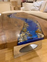 Epoxid River Couchtisch Mit Led Beleuchtung Und Chrom Tischgestell Couchtisch Tisch Couchtisch Glas