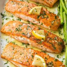 Easy Skillet Seared Salmon With Garlic Lemon Butter Sauce A Breeze To Make And Ready In 20 Mins And Now Recettes De Cuisine Cuire Du Saumon Recette Poisson