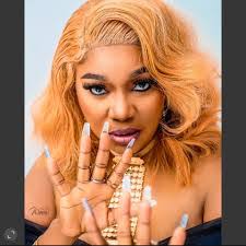 Valentina King's Instagram, Twitter & Facebook