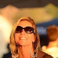 Amy Heatherly's Instagram, Twitter & Facebook