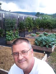 I love my flower beds!! Happy 4th of July Everyone!