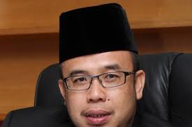 Sekiranya pasangan suami isteri bercerai dan mereka mempunyai anak lelaki atau namun begitu, sekiranya salah seorang daripada ibu atau bapanya seorang kafir, maka dalam. Hak Jaga Anak Diserah Kepada Pasangan Berkemampuan Dr Mohd Asri Semasa Mstar