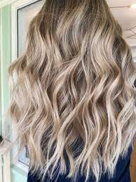 Dimensional Seamless Blonde Hair Long Layers Fall 2020 Trends Long Healthy Ash Beige Blonde Blonde Hair Texture Icy Blonde Hair Blonde Hair Shades