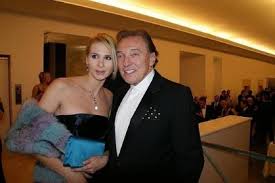 Charlotte ella a nelly sofie, nejmladší dcery karla gotta, si vyzkoušely roli modelek. Pin On Nase Zname Osobnosti