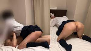 制服彼女の子宮密着グリグリ騎乗位が気持ち良すぎて我慢できずそのままホールド大量中出し！ - Pornhub.com