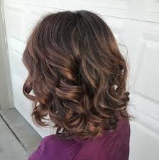 We like how she keeps them textured and messy, which gives the look an effortless vibe. 100 Cute Easy Hairstyles For Shoulder Length Hair Medium Hair Styles Medium Length Hair Styles Thick Hair Styles