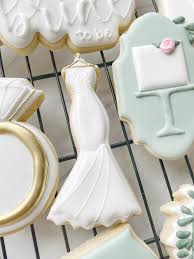 It's bridal shower and wedding season! I love a classic bridal theme for a  shower. 🤍💍 . #bride #bridalshower #cookies #bridalshowercookies #wedding  #weddingcookies #minotnd #ninesticksofbuttercookies