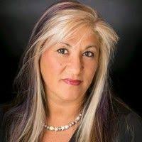 Bernadette Newell's Instagram, Twitter & Facebook