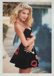 Tori spelling is an american actress and author. Beverly Hills 90210 Postcard Cartolina Tori Spelling As Donna Martin 90 S Ebay