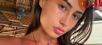 Find top songs and albums by sisik including ça va aller (feat. Astrid Nelsia Separee De Sisika Elle Prend Une Decision Radicale Mce Tv