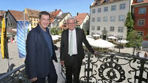 Schon vor der pandemie war die finanzielle förderung der kulturarbeit d. Soder Und Kretschmann In Meersburg Schwarz Grun Uben Politik Sz De