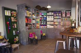 46 delancey st (btw forsyth and eldridge), new york, ny. Coffee Shop And Pet Supply Store Hybrid Opens In Astoria Astoria New York Dnainfo
