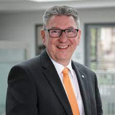 Das genossenschaftlich organisierte geldhaus mit hauptsitz im schwäbisch haller kocherquartier kümmert sich um alle fragen rund um sparen. Vr Bank Schwabisch Hall Crailsheim Als Arbeitgeber Gehalt Karriere Benefits Kununu