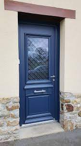 Porte D Entree Bel M Modele Athena Bleu Ral 2700 Texture Porte D Entree Chasne Sur Illet Porte D Entree Realise Par Sibon Bannier Portes Entree Athena