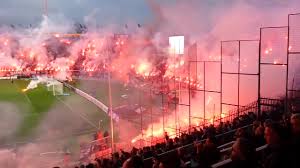 Gate 4 with two massive pyro shows in match against olympiakos. Meanwhile In Greece Paok Olympiakos Toumpa 16 04 2014 Coub The Biggest Video Meme Platform