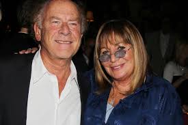 Penny Marshall, who played feisty Laverne in 'Laverne & Shirley' before  directing movies, dies at 75