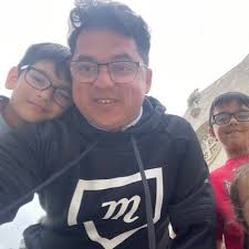 Alex Corral (@Corral34)