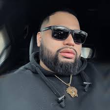 Hey Raider Nation, this is Willie Brown of the Oakland Raiders. This 1976  team is the best ever and we're going to beat the Baltimore Ravens. So I'm  fired up, fans better