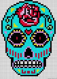 Des Tetes De Mort Infernales A Creer En Perles Hama Pixel Art Tete De Mort Modele De Toile Plastique Et Tete De Mort
