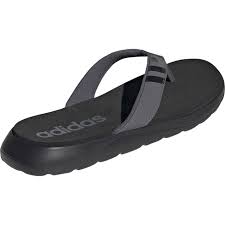 The flip flop served men in very times such as beach life in general, and protect toe in a comfortable circumstance and adventure. The 12 Best Flip Flops For Men 2021