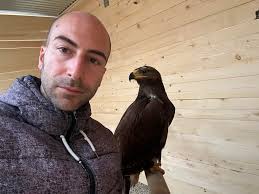 Qualcuno conosce un avvocato civilista onesto e bravo?