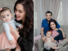 Hari ini, masuk setahun usia puteri kesayangan mereka, tunku sofia najihah. Family Portraits Che Puan Sarimah Ibrahim And Tunku Jamie Nadzimuddin Malaysia Wedding Photographer And Videographer Stories My