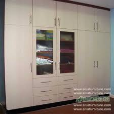 Jual lemari pakaian minimalis terbaru dengan model pintu sliding atau pintu geser 3 pintu terbuat dari bahan kayu jati sulawesi. Lemari Pakaian Minimalis Unit Smash Allia Furniture