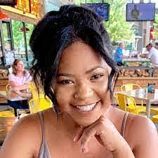 Francine Butts's Instagram, Twitter & Facebook