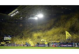 Im bild die neu installierte leuchtende rasenheizung. Borussia Dortmund Stadion Signal Iduna Park Transfermarkt