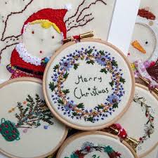 Nowadays, embroidery hoops are not only used for stitching but as a decoration as well. How To Make Christmas Wreath Embroidery Hoops Diy Christmas Decor