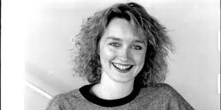 Amanda Longley's Instagram, Twitter & Facebook