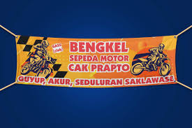 Point paling penting ketika ingin membuat kata kata promosi produk yang efektif adalah pemilihan bahasa yang akan digunakan. Spanduk Bengkel Motor Menarik Harga Per Meter Persegi Mirror Adv