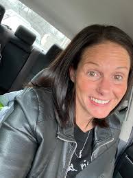 Shorter version of a consistent haircut with color