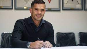 Hace poco más de dos meses, nos sorprendíamos con la noticia de que fernando gago se retiraba del fútbol, tras volver de cinco lesiones y lucharla constantemente con su estado. Fernando Gago Es El Nuevo Dt De Aldosivi El Diario De Carlos Paz