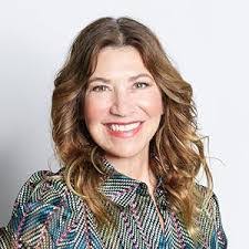 Laura Norman's Instagram, Twitter & Facebook