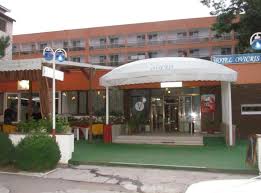 Hotel diana este situat pe faleza din eforie nord, la doar 30 de metri de plaja.<br>. Hotel Ovicris Selena Eforie Nord