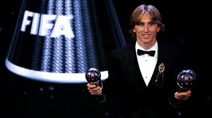 Sønn av faren stipe modrić og moren radojka modrić er som fotballspiller i 2021 kjent for dinamo zagreb. Fifa The Best Luka Modric Lost Cristiano Ronaldo Als Weltfussballer Ab Goal Com