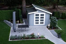 Gartenhaus Grau Weiss Moderner Gartentrend Mit Stil Gartenhaus Grau Gartenhaus Und Gartenhaus Mit Terrasse
