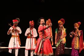 Powada is a rich traditional style of singing ballads popular in Maharashtra. Devanand Mali and his fellow artists began with a Powada quite aptly in praise of Shivaji Maharaj, followed by their