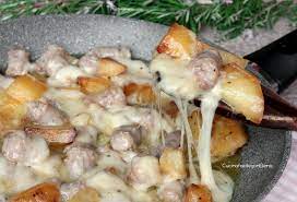 Salsiccia E Patate Filanti In Padella Ricetta Veloce E Golosa Ricette Ricette Cena Cibo Siciliano