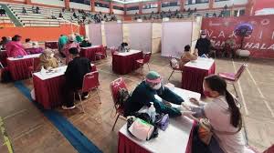 Tersedia air minum dan makanan kecil 7. Https Jateng Tribunnews Com 2021 07 22 Bupati Banyumas Terima 3000 Paket Obat Isoman Dari Presiden Prioritas Bagi Warga Pra Sejahtera Https Cdn 2 Tstatic Net Jateng Foto Bank Images Bupati Banyumas Achmad Hu21 Jpg Bupati Banyumas Achmad