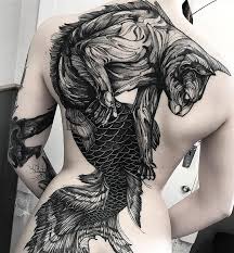 Er word bij het ontwerpen rekening gehouden met de vorm van het lichaam, zodat je tattoo altijd op de. 30 Impressive Back Tattoos That Are Masterpieces Bored Panda