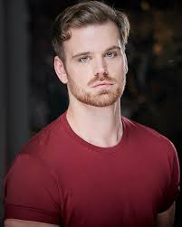 ᴛʀᴀᴠɪꜱ ᴇᴅᴡᴀʀᴅ