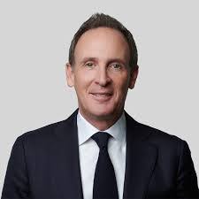 Sari Goldstein's Instagram, Twitter & Facebook