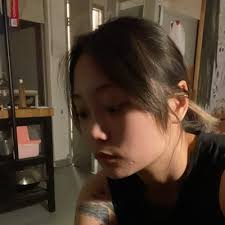 白衣蒼狗》：不妥協的凝視