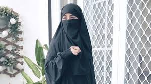 Pas meninggal kenapa saya lagi ya allah. Disebut Umbar Aurat Karena Pakai Celana Ketat Umi Pipik Disesuaikan Aja Say Herstory